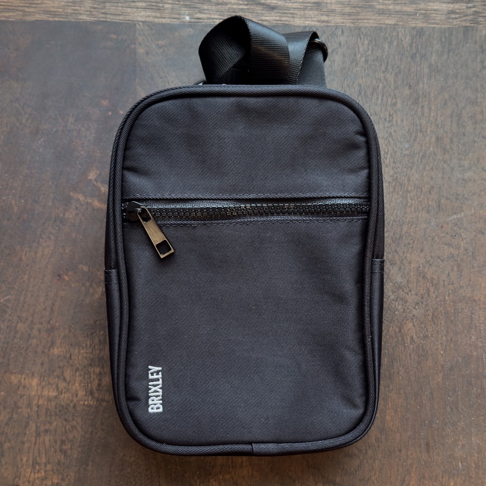 Brixley MEDIUM - JET CROSSBODY SLING BAG
